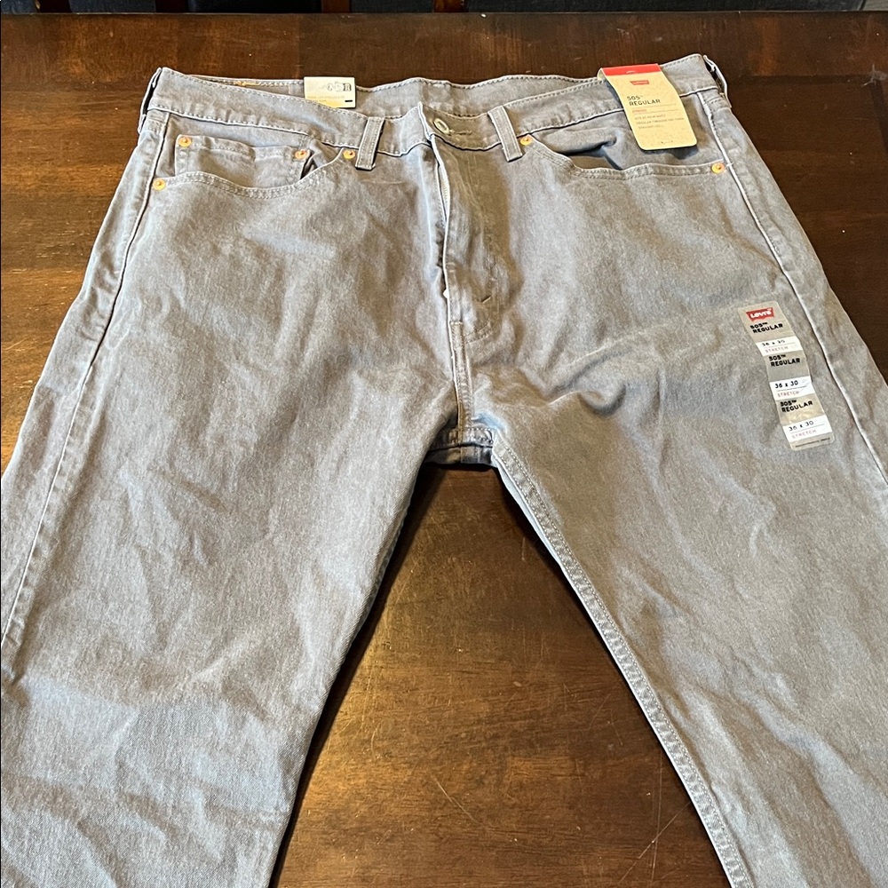 Levi's Men's Light Gray Relaxed Jeans